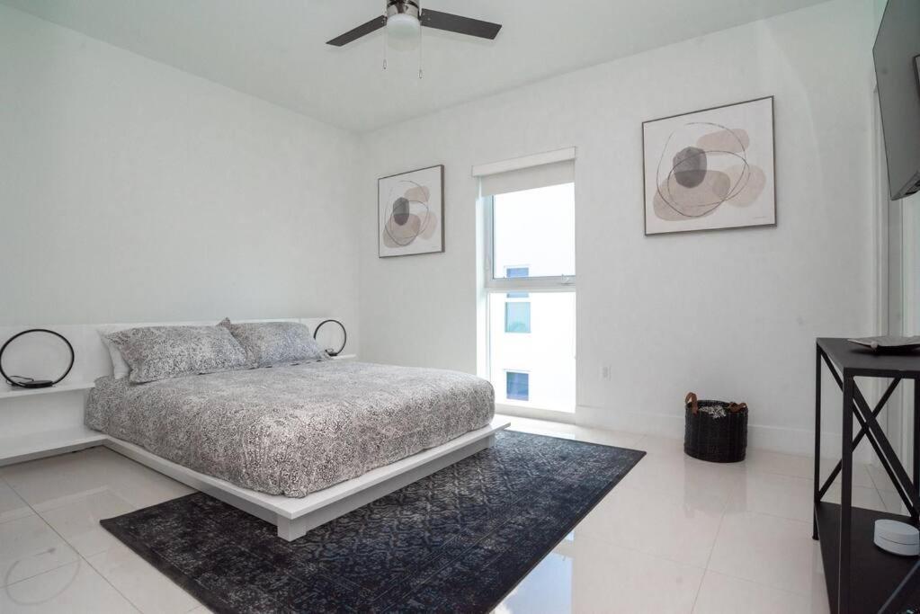 Across The Ocean Few Steps To Beach Contemporary Three Bedroom Townhouse Pompano Beach Exteriör bild