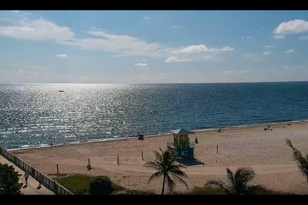 Across The Ocean Few Steps To Beach Contemporary Three Bedroom Townhouse Pompano Beach Exteriör bild