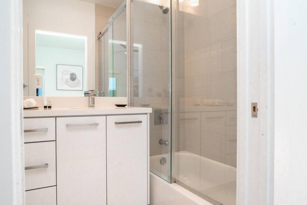 Across The Ocean Few Steps To Beach Contemporary Three Bedroom Townhouse Pompano Beach Exteriör bild