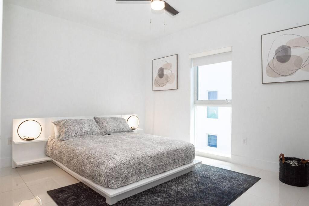 Across The Ocean Few Steps To Beach Contemporary Three Bedroom Townhouse Pompano Beach Exteriör bild