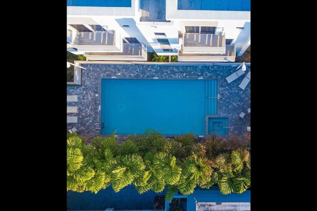 Across The Ocean Few Steps To Beach Contemporary Three Bedroom Townhouse Pompano Beach Exteriör bild