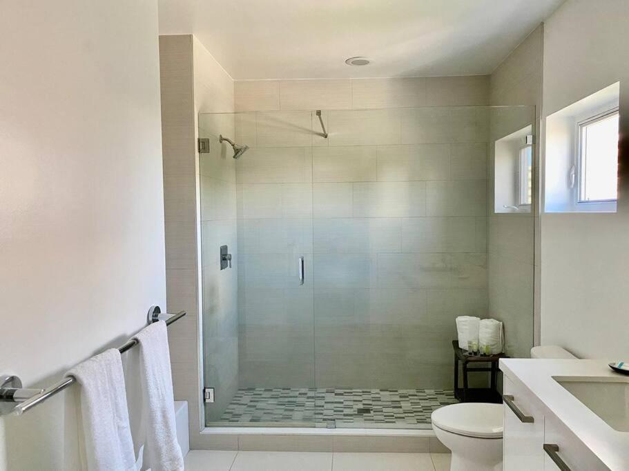 Across The Ocean Few Steps To Beach Contemporary Three Bedroom Townhouse Pompano Beach Exteriör bild