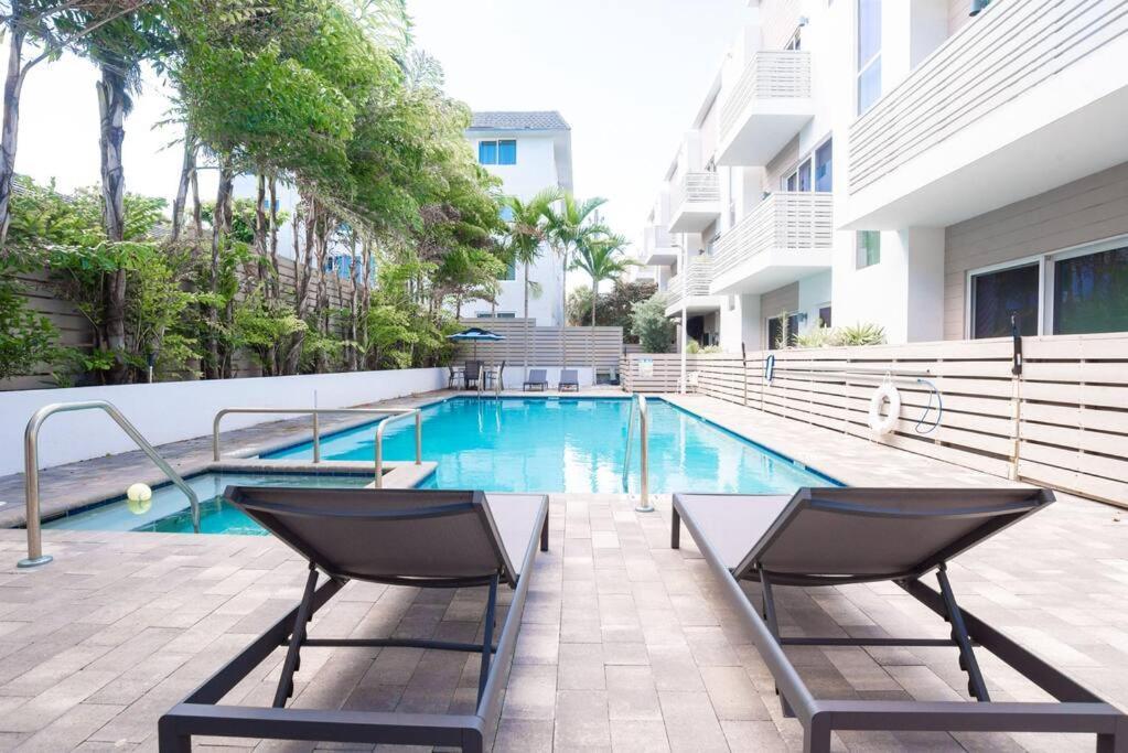 Across The Ocean Few Steps To Beach Contemporary Three Bedroom Townhouse Pompano Beach Exteriör bild
