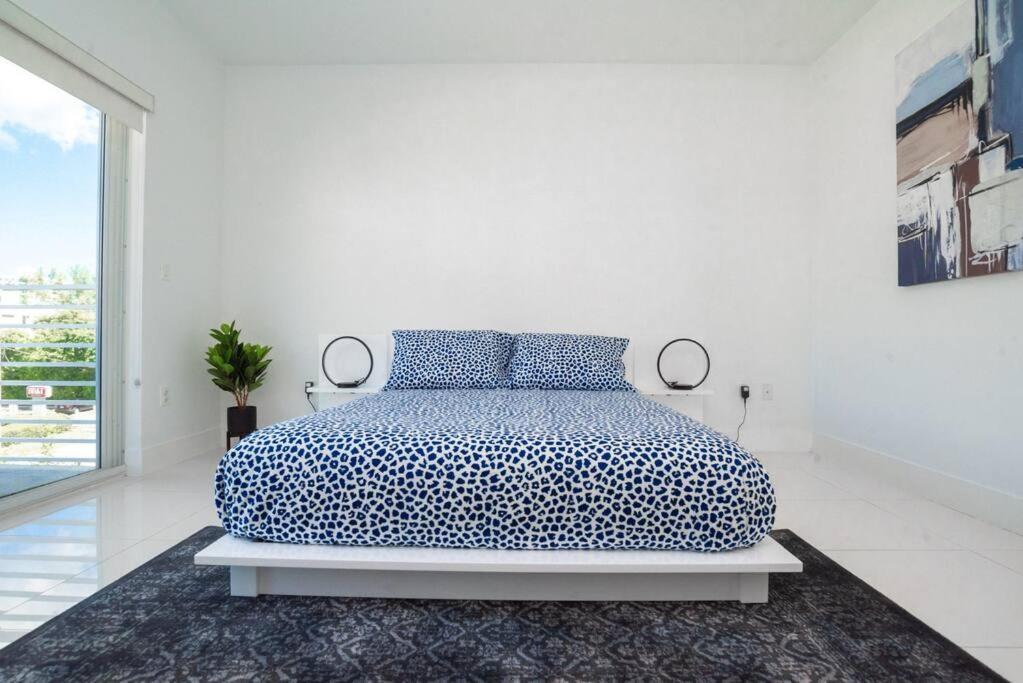 Across The Ocean Few Steps To Beach Contemporary Three Bedroom Townhouse Pompano Beach Exteriör bild
