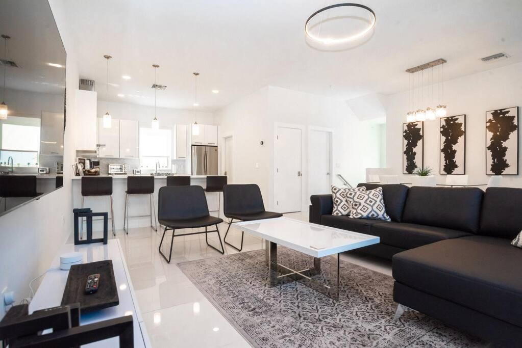 Across The Ocean Few Steps To Beach Contemporary Three Bedroom Townhouse Pompano Beach Exteriör bild