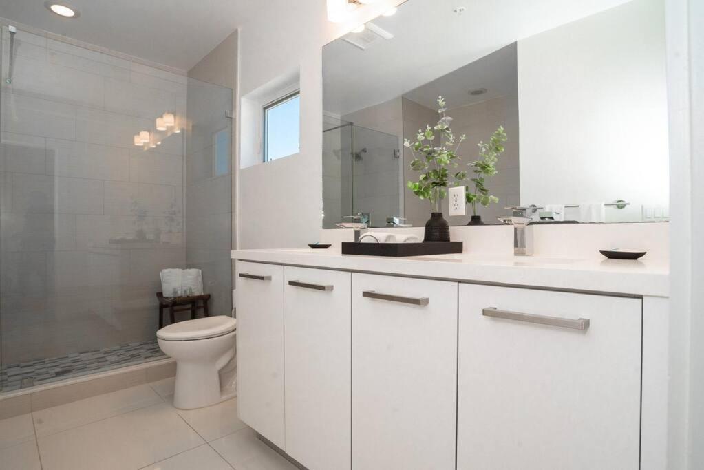 Across The Ocean Few Steps To Beach Contemporary Three Bedroom Townhouse Pompano Beach Exteriör bild