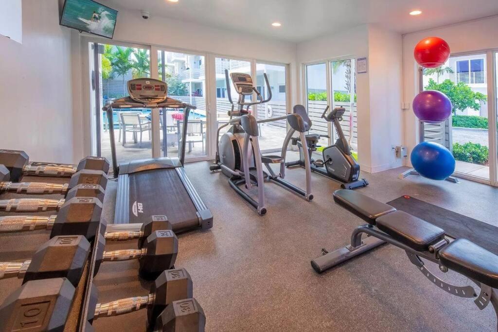 Across The Ocean Few Steps To Beach Contemporary Three Bedroom Townhouse Pompano Beach Exteriör bild